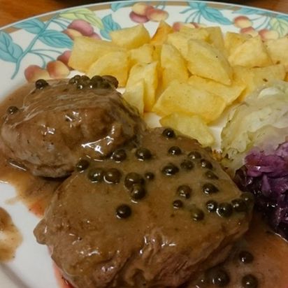 Bodegón Casa Matías carne y patatas con salsa