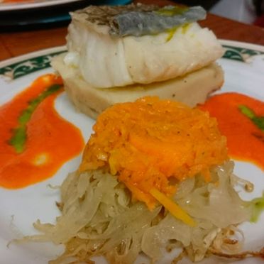 Bodegón Casa Matías trozo de pescado con arroz